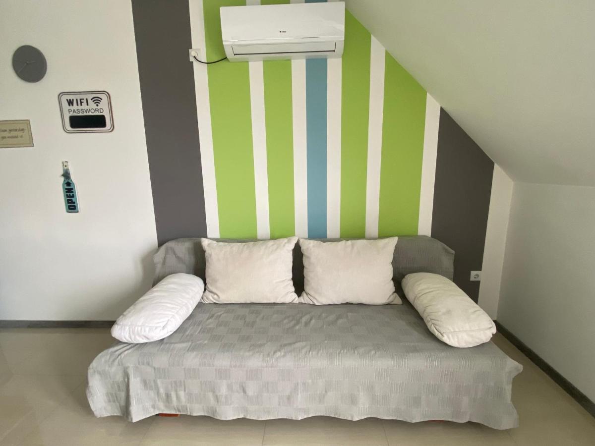Lexi Family Apartman Apartment ไฮจ์ดุสโซบอสโล ภายนอก รูปภาพ