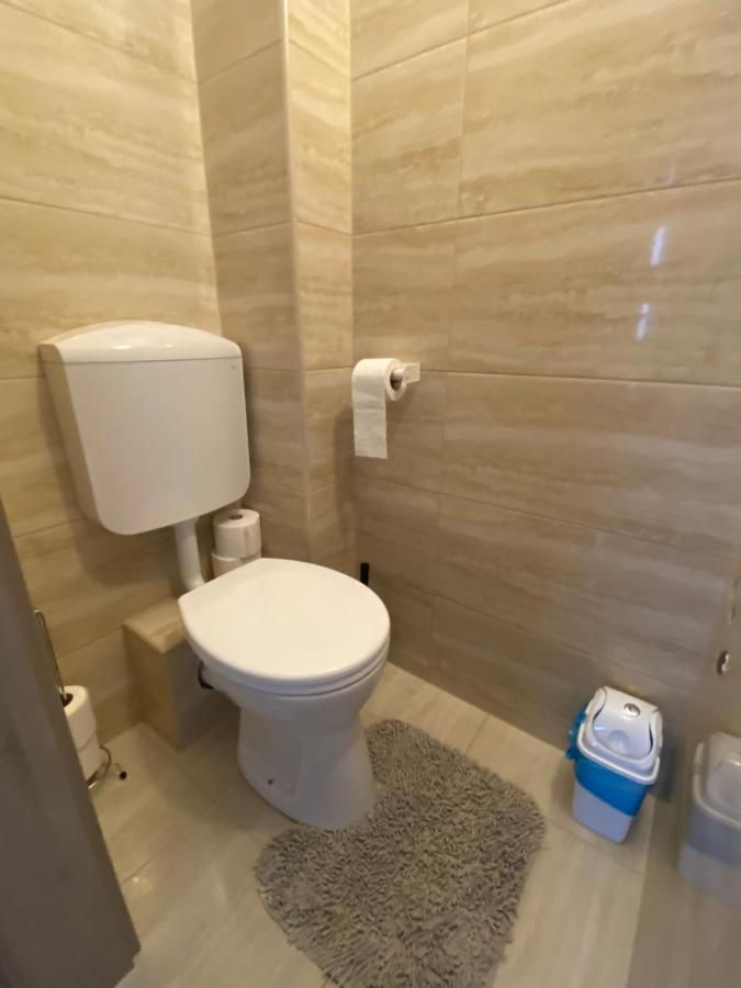 Lexi Family Apartman Apartment ไฮจ์ดุสโซบอสโล ภายนอก รูปภาพ